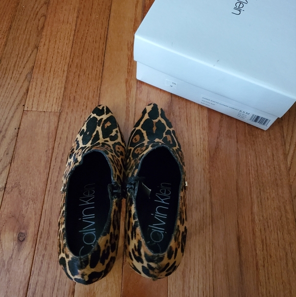 🆕🎁 Calvin Klein Jeanna Ankle Boot - Picture 7 of 8